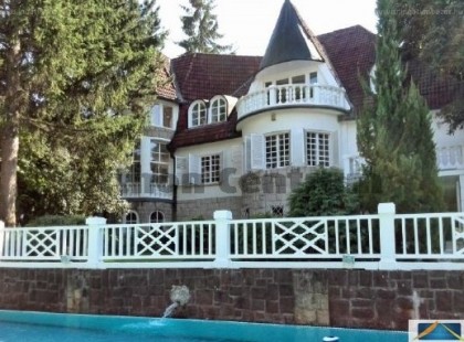 Mutatjuk a Orbán Viktor veje 369 millió forintos villáját belülről.Az állad leesik!