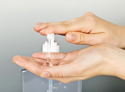 Sajnos a hír igaz ?!Magyarok tömegeit verték át: Ezek a kézfertőtlenítők nem is védtek a vírusoktól