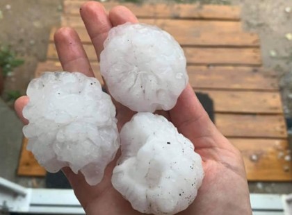 Balaton sem nem úszta meg a jeget, ekkora jégeső évtizedek óta nem volt, élő