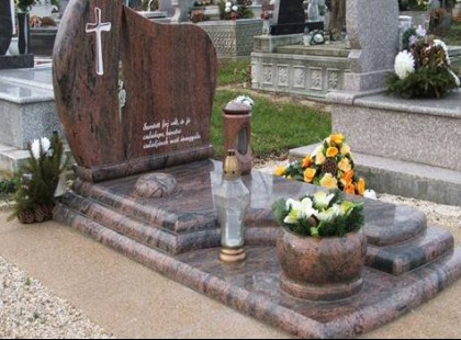 Minap a temetőben járva erre a sírfeliratra lettem figyelmes. Egy életre megjegyeztem!