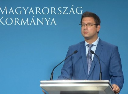 Gulyás Gergely jöhetnek a korlátozások és az új szabályok a negyedik hullám miatt!