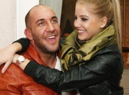 Döbbenet! EZ nagyon durva! A gyönyörű szőke bombázó, Szabó Zsófi ezzel a hírességgel szűrte össze a levet…teljesen ledöbbentünk! Ez hihetetlen ….