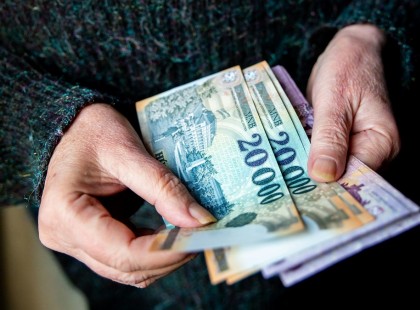 EXTRA PÉNZ JÖN A NYUGDÍJASOKNAK!!! 1 perce jött a hír : OLYAN PÉNZT kapnak a magyar nyugdíjasok, KIVÉTEL NÉLKÜL, amiről álmodni sem mertek!!!! EZ HIHETETLEN, hogy meglépte a magyar kormány!!!