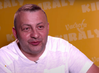 Gáspár Zsolti újranősül!Kétszázhetven fős lagzit tervezünk. Száznegyven tyúkból fő majd a finom húsleves, és három disznót fogunk levágni ....