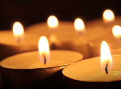 FELFOGHATATLAN TRAGÉDIA !Gyászba borult az ország! Mély fájdalommal tudatjuk, hogy meghalt a 10 éves pici lány! Zokogva búcsúzott 10 éves halálos beteg kislányától az édesanya