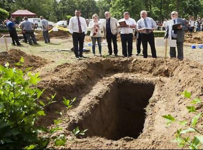 Amiről senki nem tud: ezért kell a koporsókat 2 méter mélyre tenni!