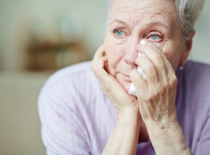 Szívenszúrta a 70 éves édesanyját!Mit érdemel az ilyen ember?