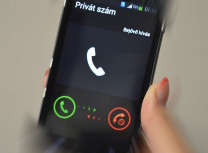 Még mindig csak 10-ből 1 telefontulajdonos ismeri a módszert: ezt kell beállítani a mobilon, hogy mindig kiírja az ismeretlen hívó nevét