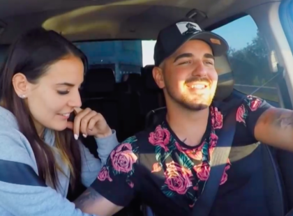 Bogi egy ország előtt mutatta meg, hogy mennyire könnyen kapható? Kocsiban bukott Gergő ölébe