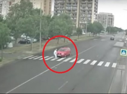 Borzalmas gázolás Szolnokon!Csak erős idegzetűek tekintsék meg !Az egész internet vitázik, hogy ki volt a hibás - videó!