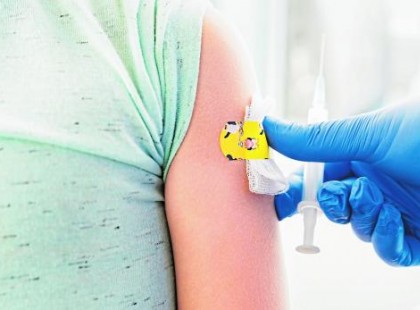 Úgy néz ki hogy a 12 év alatti gyerekeket is oltani kell, ha tetszik ,ha nem !