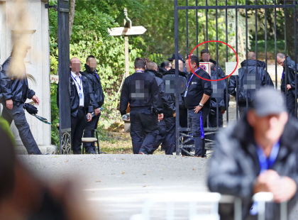 Mentő hajtott be Mészárosék esküvőjére. Nagy baj történhetett?