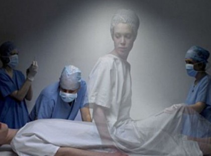 Sokan nem tudják de a halál jelei a testünkön is megmutatkozhatnak. Fizikailag megnyilvánulhat, ha valakinek az élete a végéhez közelít.ezek a jelek: