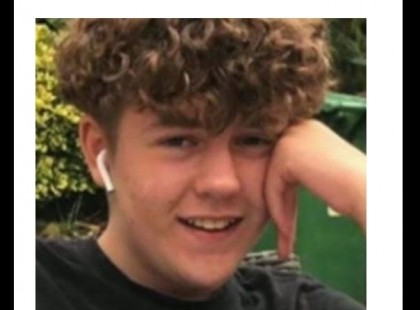 Gyász!Drámai hír érkezett! Édesapja karjaiban, a mentőautóban halt meg a 14 éves tinédzser!