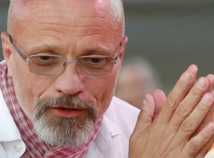 Zacher Gábor kötelezővé tenné: Maszkviselést zárt terekben !