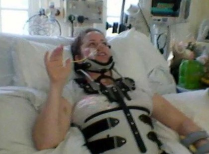 A fiatal nő hetekig feküdt kómában. Mikor kinyitotta a szemét, az orvos elmondta, hogy gyereket vár.. A válasza a fülünkbe cseng, mióta elolvastuk