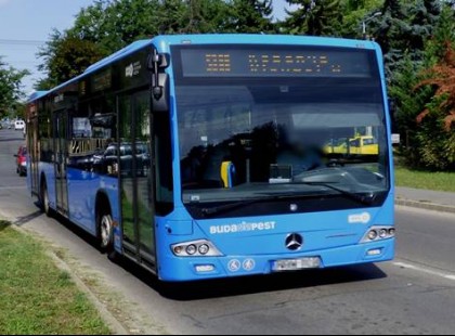 “Tegnap felszállt a buszra egy srác, aki csak két bottal tudott járni. Megbámulták, de nem adták volna át a helyüket neki. Elszakadt nálam a cérna, és így szóltam azokhoz, akik kényelmesen ültek:”