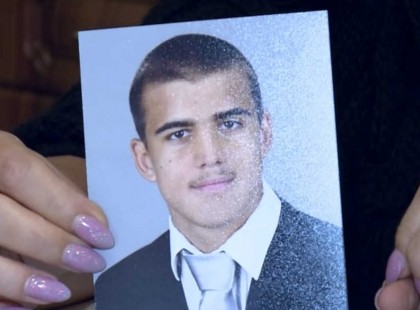 Egész nap várja haza az 5 éves kistestvére az öngyilkosságot elkövető Gábort!