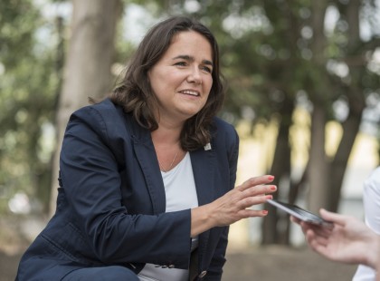 Csütörtökön jön a pénz a nyugdíjasoknak, átlagosan 100 ezer forintot kapnak