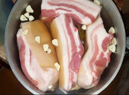 Nagyanyáink elfeledett receptje: mióta így készítem el és fűszerezem a szalonna levét, a család majd megveszik érte!