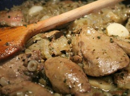 Így lesz omlós és olyan puha a MÁJ, akár a vaj