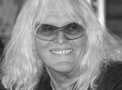 Drámai hír érkezett : Sajnos megtörtént az elképzelhetetlen! Összeomlottak a rajongók! Nagyon rossz hírek jöttek Kóbor Jánosról! Szörnyű hír érkezett!