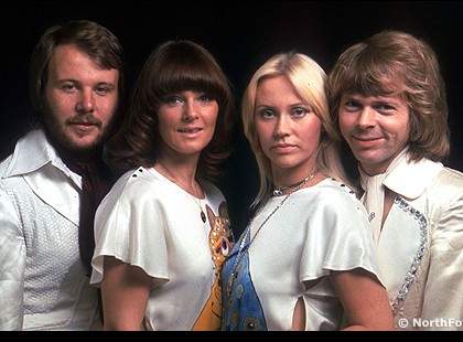 Negyven év szünet után visszatért az ABBA! Egyből a slágerlisták élére került az együttes