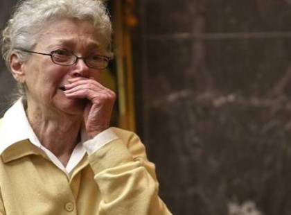 Egy hölgy szomorú sorai: 