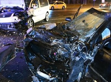 Frontálisan karambolozott az RTL Klub sztárja: hatalmas sebességgel csapódott beléjük egy autó