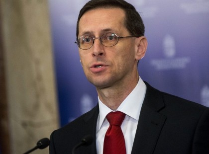 FÁJDALOMDÍJ JÖN a bankszámlákra az ÁLLAMTÓL több százezer magyarnak! Könnyen lehet, hogy ÖN is besöpörheti az egyösszegű 120 ezer forintos FÁJDALOMDÍJAT! ITT a lista – ők azok, akik már december 07-én jelezhetik, hogy jogosultak a pénzre :