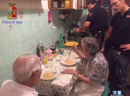 Sírást és sikoltozást hallottak a szomszédok: amit a rendőrség talált, az megérinti a szívedet!