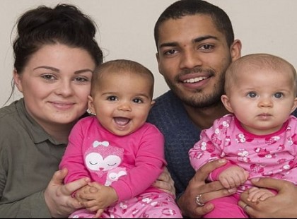 Ikreik születtek, de amikor meglátták a bőrüket, még az orvos is dobott egy hátast