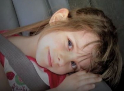 Meghalt ez a tündéri kislány - 3 nappal a halála után édesanyja üzeneteket talál a fiókban