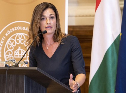 Varga Judit 60 százalékos béremelést jelentett be ! „Magyarország előre megy, nem hátra!”