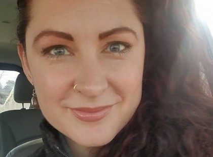 A gazdag házaspár kigúnyolja a szegény édesanyát a pénztár előtt. Ám ekkor a mögötte álló nő kérdése mindent megváltoztat!