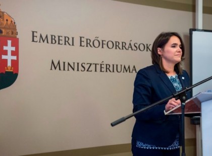 ÉDESANYÁK FIGYELEM! AJÁNDÉKOT ad a kormány a magyar édesanyáknak! Havi 30-40 ezer forintot jelenthet a FIZETÉSETEK MELLÉ!!!! A világon egyedülálló kedvezményt kapnak a magyar anyák!!!!!!