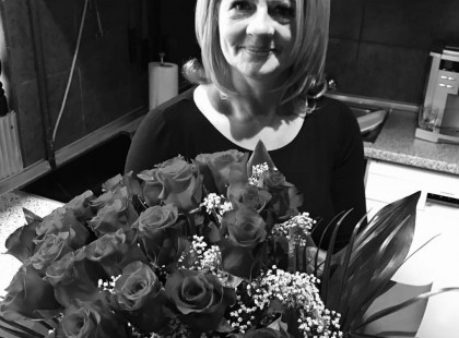 Kedves mindenki.. Méltósággal viselt betegség után Helén a mai napon meghalt..