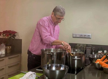 Gyurcsány Ferenc receptet ajánlott a csirke farháthoz!Ha már úgyis olcsóbb lesz. „Fényes jövő, emelkedés, alaplé” – írta.