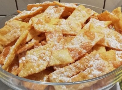 Jó öreg forgácsfánk, vagy más néven csörögefánk, nagyon finom lett!—Így sütöm én is!