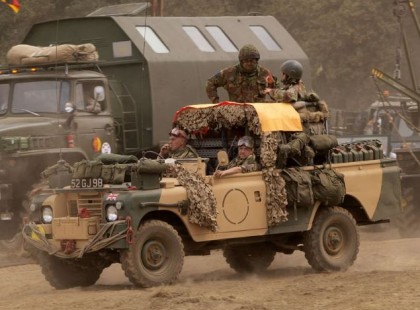 Alakul a magyar magánhadsereg!Minimum 3000-5000 dolláros havi fizetésről szólnak a hírek, de van olyan szerepkör is, amelynek betöltéséért 10 ezer dolláros fizetést ajánlottak.