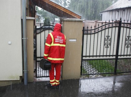 Ma egy mentős csengetett be hozzánk.. amikor elmondta, hogy mit akar, nagyon meglepődtünk