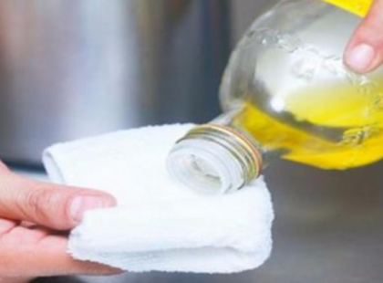 Ez a szállodák nagy trükkje: ha így csinálod, hetekig nem rakódik majd le a por a lakásban