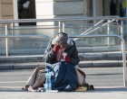 Egy férfi adott 25 ezret egy hajléktalannak, és megnézte mire költi... Amit látott, arra ő maga sem számított!