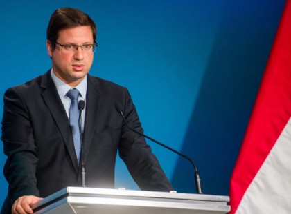 Koronavírus: ezért nem elég a sebészi maszk az omikron ellen, FFP2 kell!