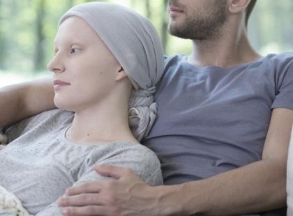 Amikor a halálos beteg feleség megkérdezi férjét, miért van az életében másik nő, olyan választ kap, amire sosem számított