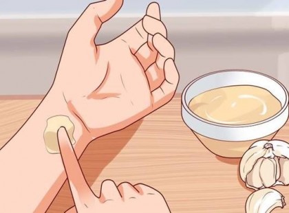Tedd a fokhagymát a csuklódra és figyeld mi történik! Zseniális ez a módszer!
