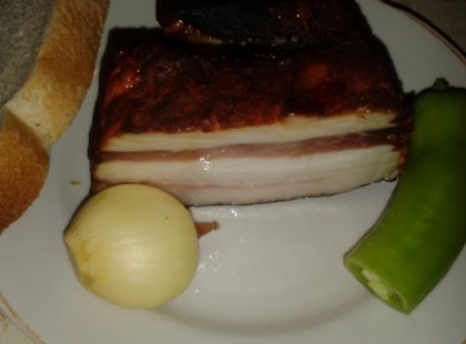 Ugyan szólaljon már meg aki gyerek korától eszi a házi szalonnát és még kutya baja nem volt tőle! Figyeld mit írnak róla...