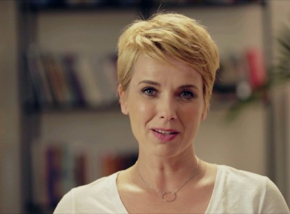 D Tóth Kriszta komoly írása a kormányról.. beleszállt rendesen a Fideszbe!Felrobbantotta az internetet D. Tóth Kriszta cikke – több tízezren osztották meg, nem is véletlen