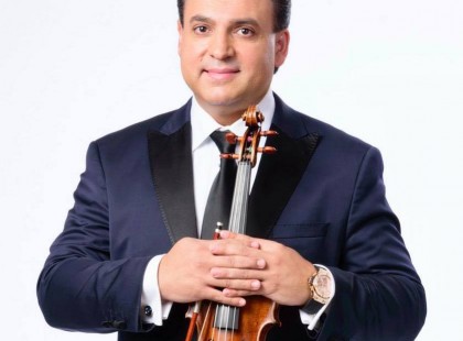 Mága Zoltán OLYAT tett az Ukrajnából menekülő emberekkel, amire eddig még egy hazai Politikus, híresség, vagy celeb sem volt képes.. Tettére nincsenek szavak! Nagybetűs EMBER az egyszer már biztos: