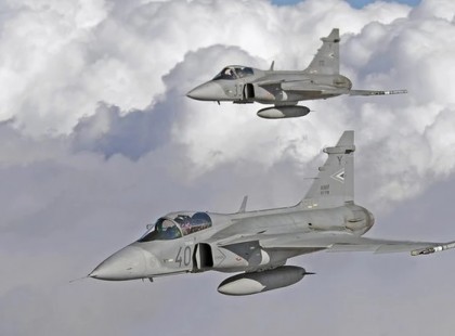 Riasztották a honvédség Gripenjeit